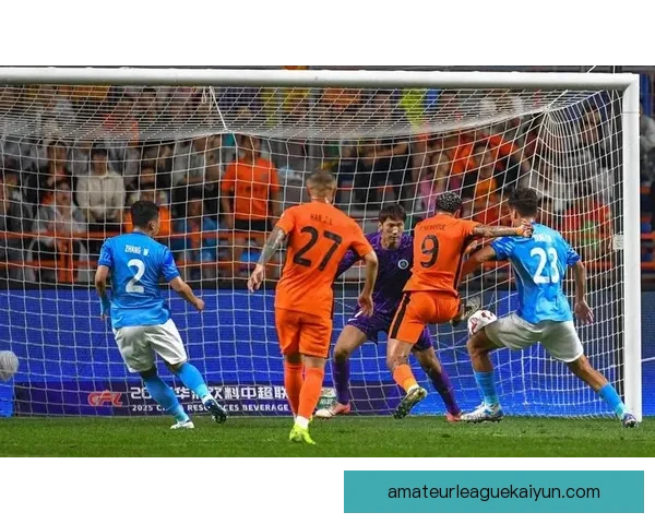 足球淘汰赛即将来临，球队状态备受关注与期待